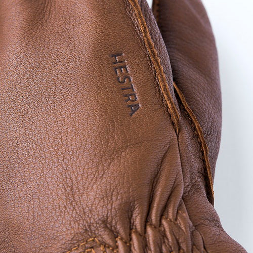 Hestra Deerskin Primaloft Glove Chocolate Detail View